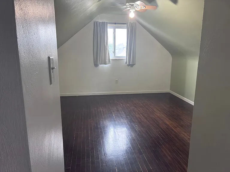211 Verdant St — Photo 14