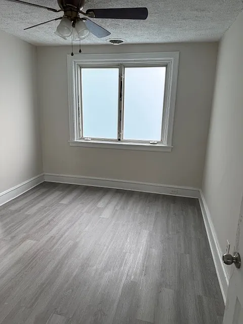 3 bed, 1400 sqft, $1,900 — Photo 4
