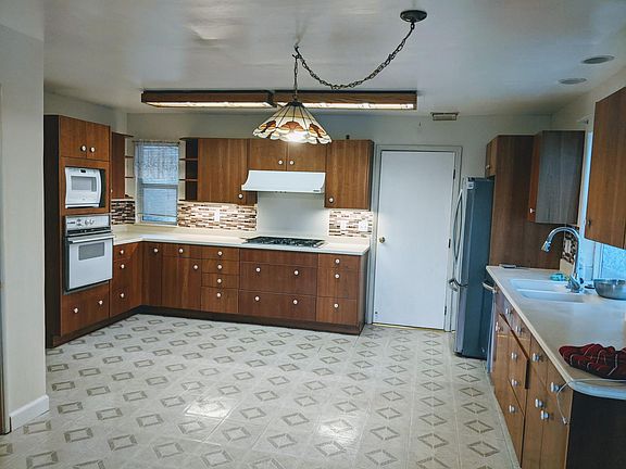 2nd image of 70670 Golden Gate Dr