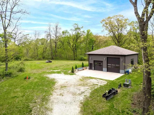 25910 Angel Ferry Rd, Geneseo, IL 61254