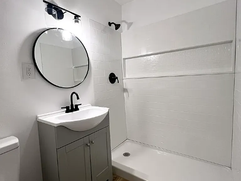 24 Oakwood Rd #5 — Photo 3