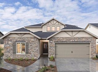 2415 N Shady St, Visalia, CA 93291