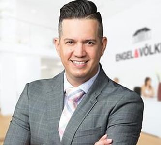 Robert Aguilar