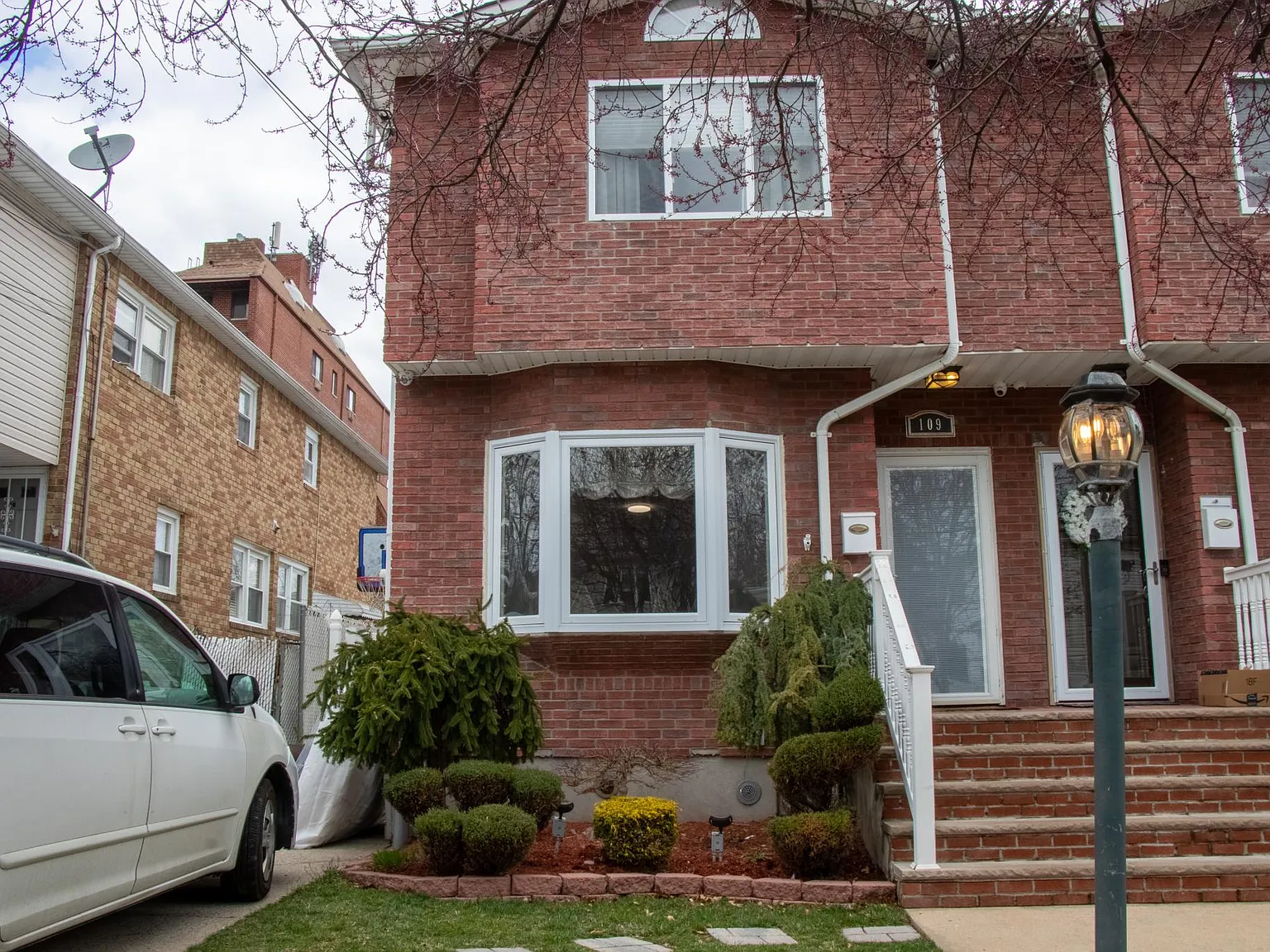 3 bed, 1584 sqft, $3,600 — Photo 1