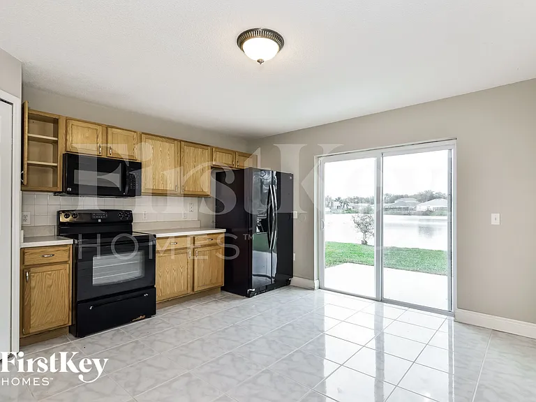 3808 McKinley Dr — Photo 6
