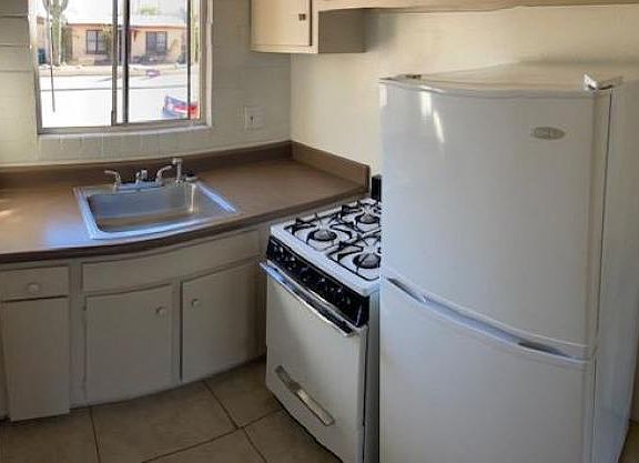 2nd image of 201 W Kelso St #2
