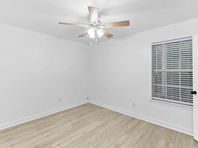 153 Richmond Rd — Photo 18
