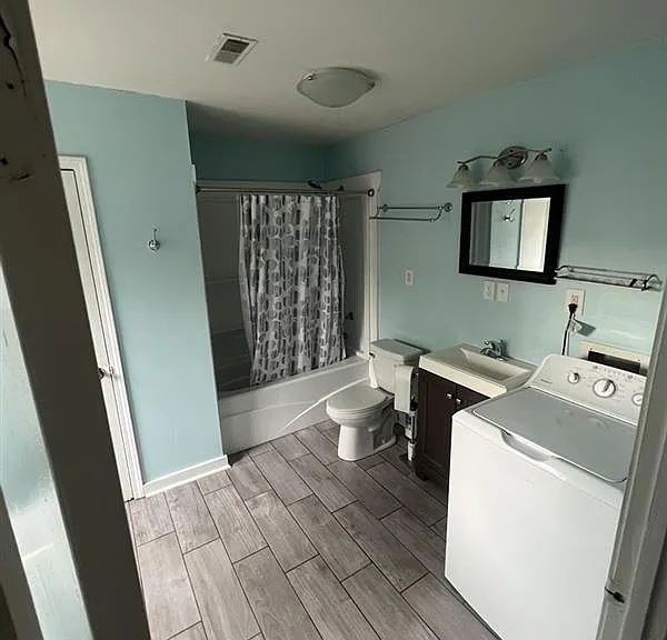 Master Bathroom and Laundry