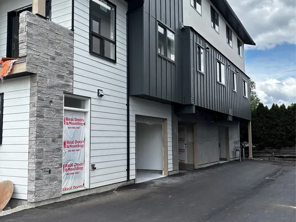 980 Franklyn Rd #5, Kelowna, BC V1X 6J4