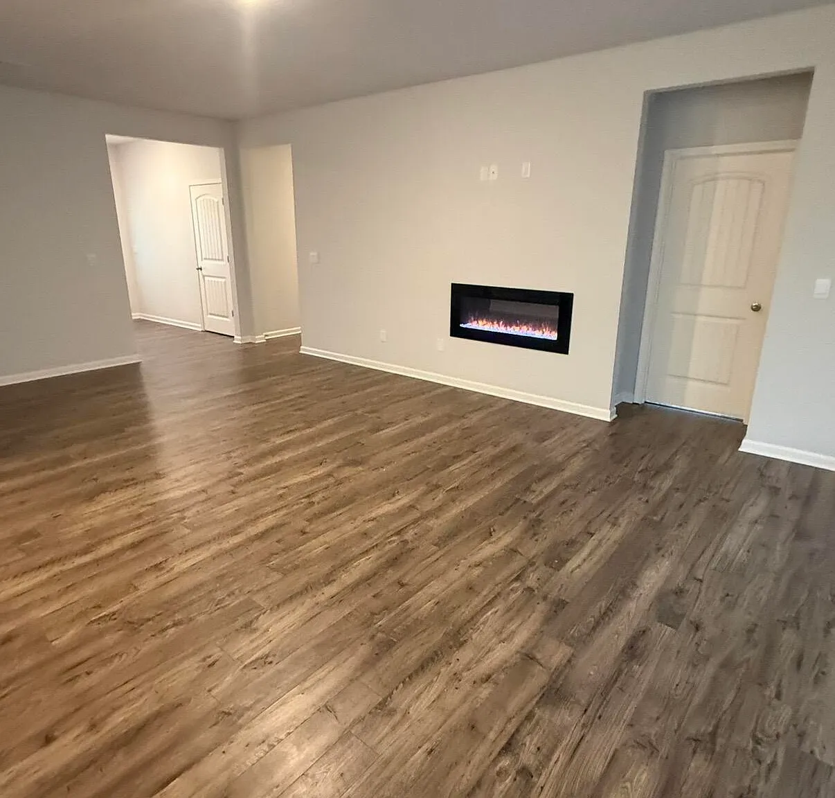 4 bed, 2.0 bath, 1891 sqft, $2,200 — Photo 3