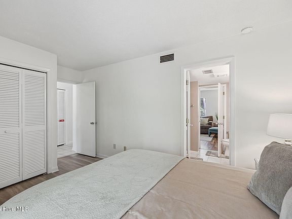 4th image of 10 Pine Tree Road # 211