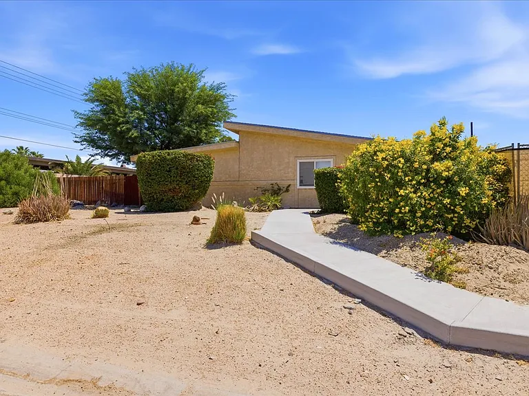 41995 Cambridge Avenue — Photo 11