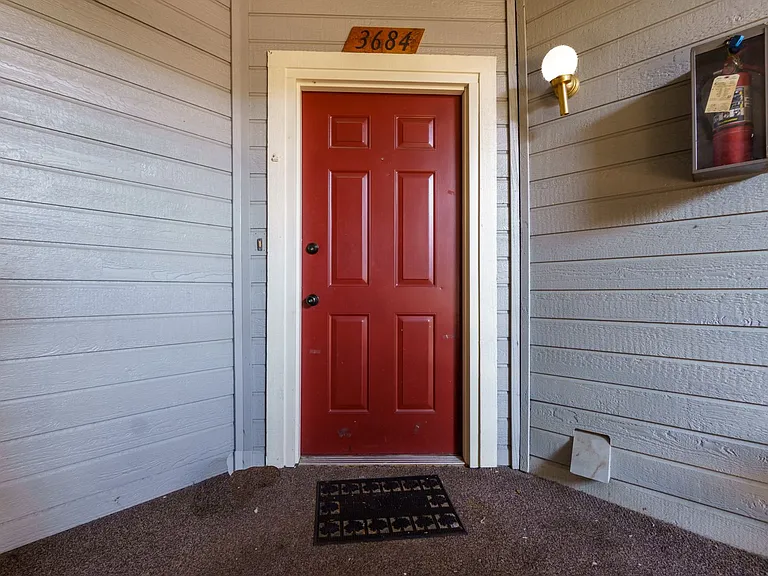 3684 Iguana Dr — Photo 2