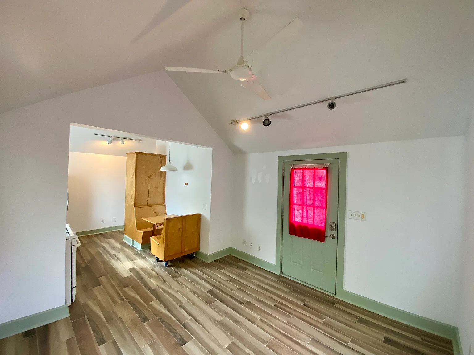 1 bed, 465 sqft, $1,350 — Photo 4