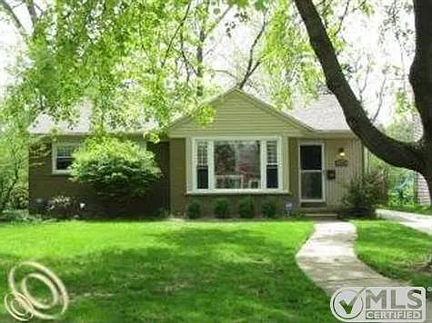 426 Woodside Rd photo 1