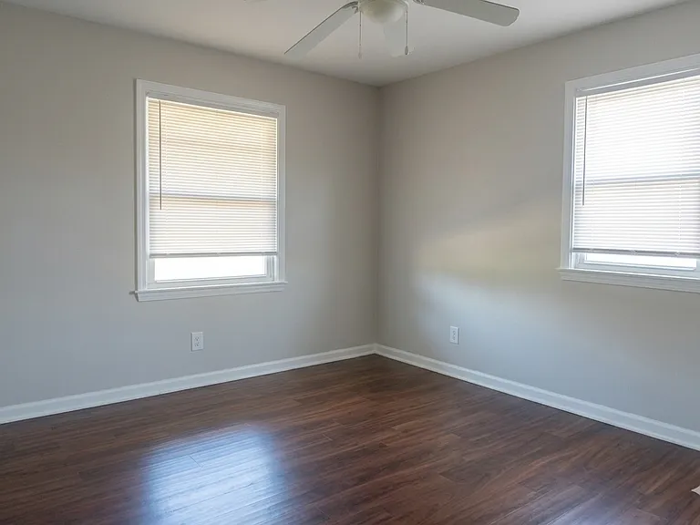 2827 N Ohenry Blvd #E — Photo 5