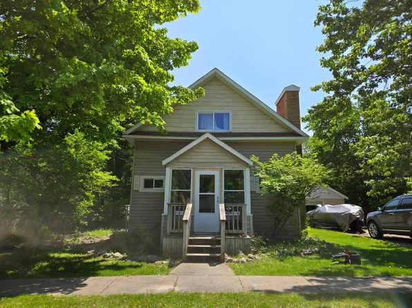 315 W State St, Clare, MI 48617