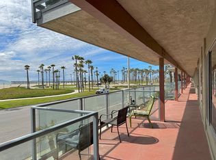 699 Ocean View Dr, Port Hueneme, CA 93041