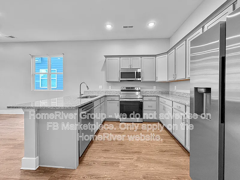 4 bed, 3.0 bath, 1645 sqft, $2,200 — Photo 2