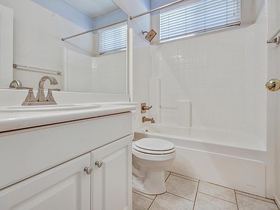 5th image of 620 Chadwick Pl