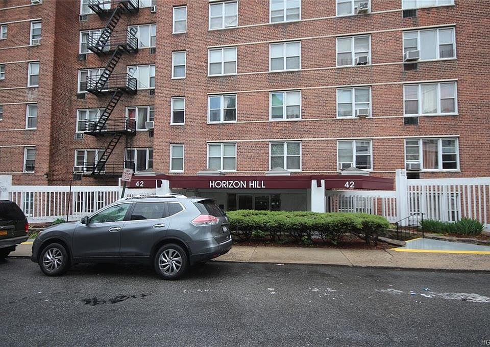 1st image of 42 Pine St APT 4N