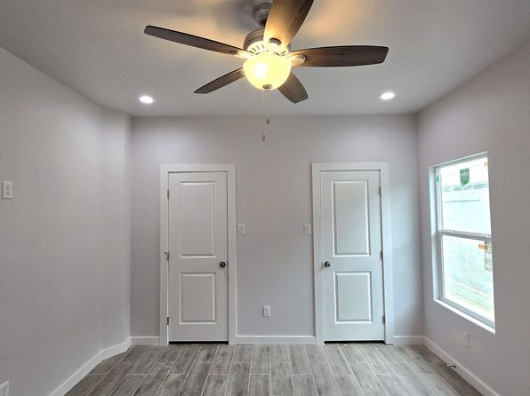 laredo-texas-447523657 picture