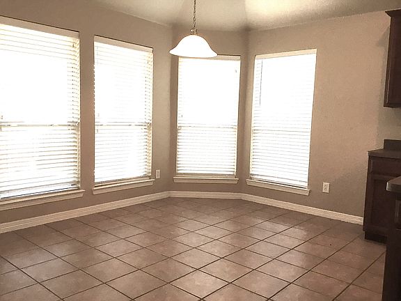 5th image of 2234 Taylor Dr