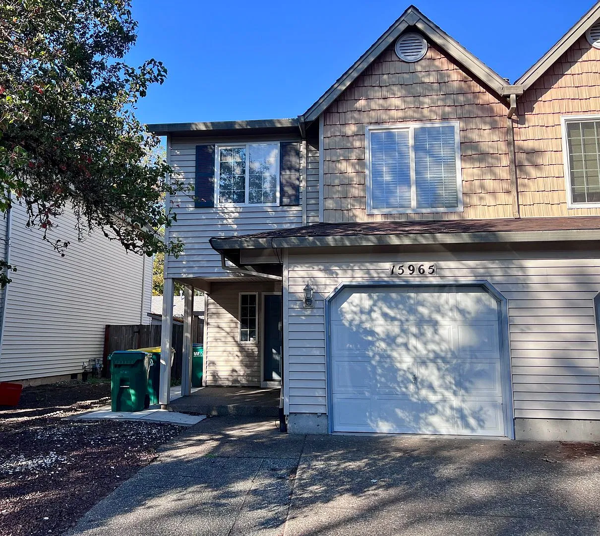 Move-In Special: Spacious 3-Bedroom Beaverton Home With Attached Garage & Fireplace! — Photo 1