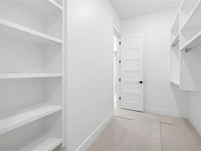 431 Hedge Dr — Photo 16