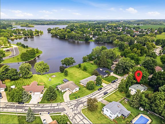 5th image of 514 Maunesha Dr