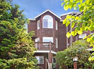 2038 Franklin Ave E, Seattle, WA 98102
