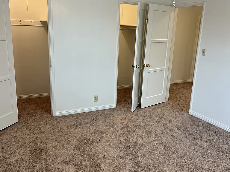 500 N Los Robles Ave #6 — Photo 9