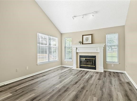 4th image of 1417 NW Birdseye Ct