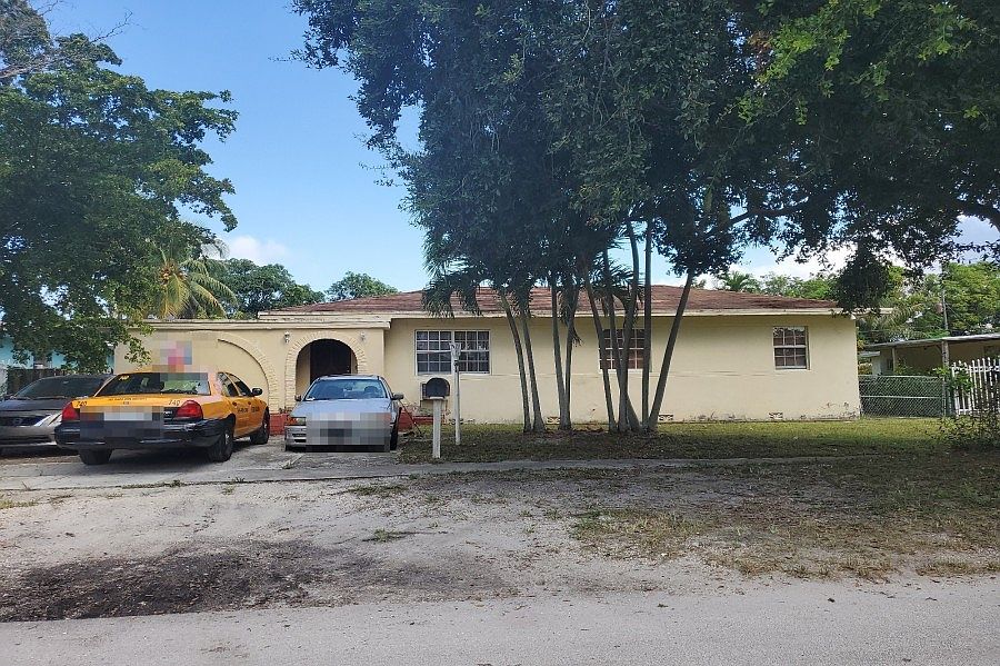1st image of 305 NW 124th St