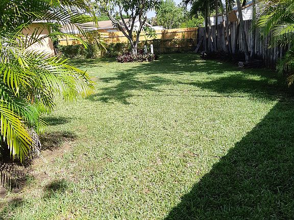 5th image of 10251 Fairway Heights Blvd
