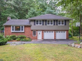 17 Valley Rd, Kinnelon, NJ 07405