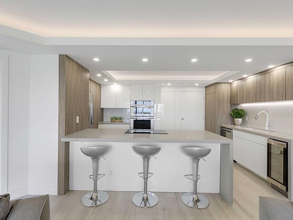 5th image of 600 S Ocean Boulevard #103