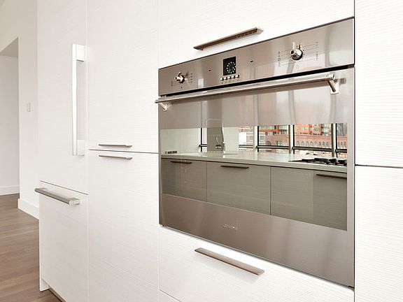 5th image of 525 Borden Ave #5H