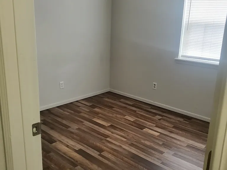 1809 Tanglewood Ln — Photo 7