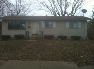 910 Forestwood Dr, Saint Louis, MO