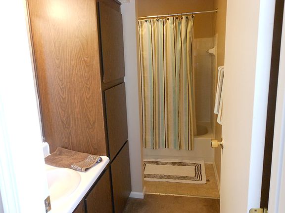 3rd image of 18 S Terrace Ave APT A