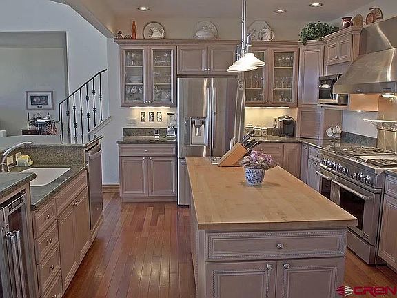 4th image of 3000 Belle Haven Way