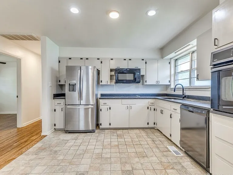7420 E 30th Pl — Photo 5