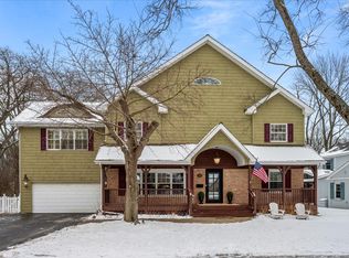 265 Dickens St, Northfield, IL 60093