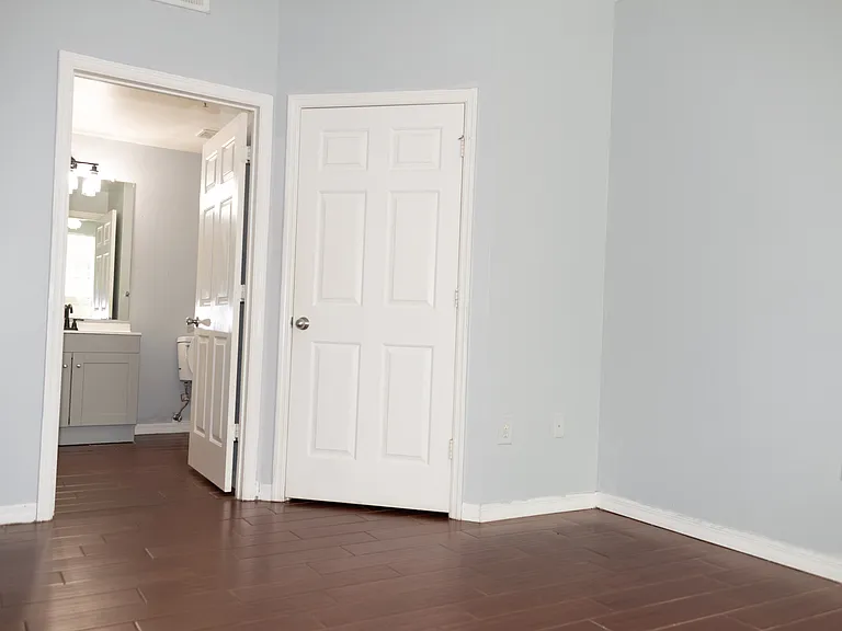 2025 Erving Cir #4207 — Photo 64