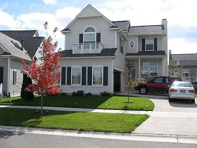 172 Champlain Blvd photo 1