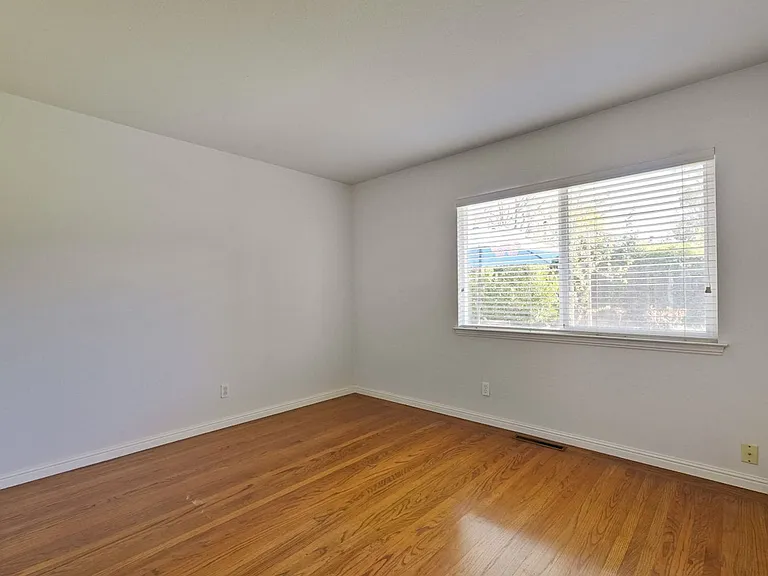 341 Hillsdale Ave — Photo 38