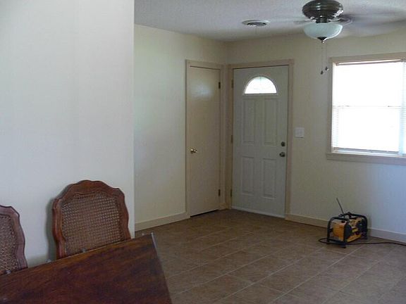 4th image of 4 Thompson Dr