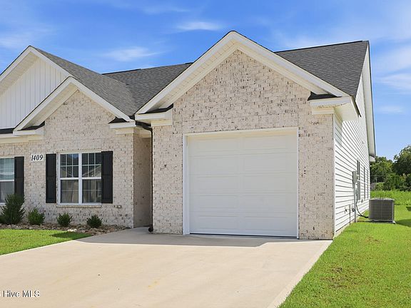 4th image of 1409 B Dorset Drive