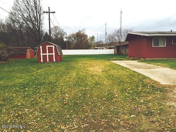 5th image of 296 Eloise Dr
